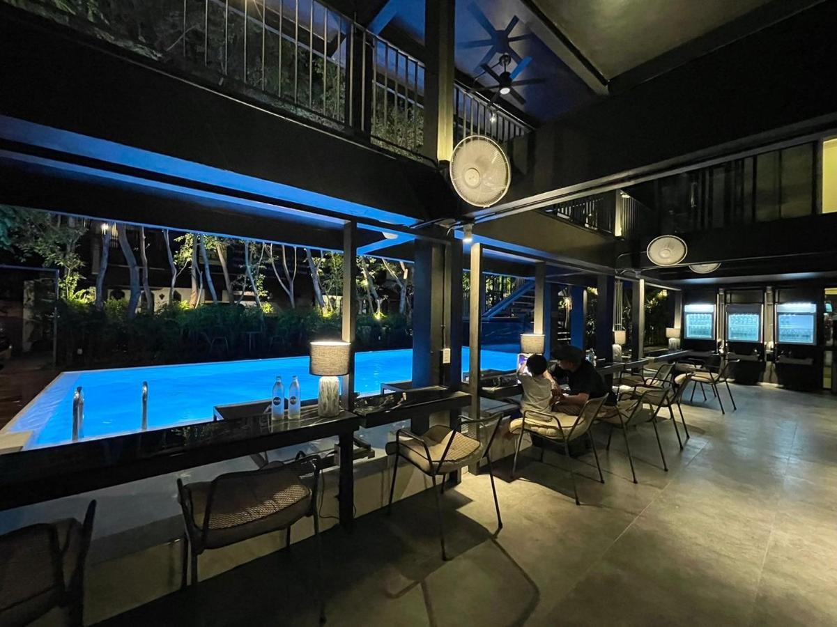 Por Santitham Hotel Chiang Mai Bagian luar foto