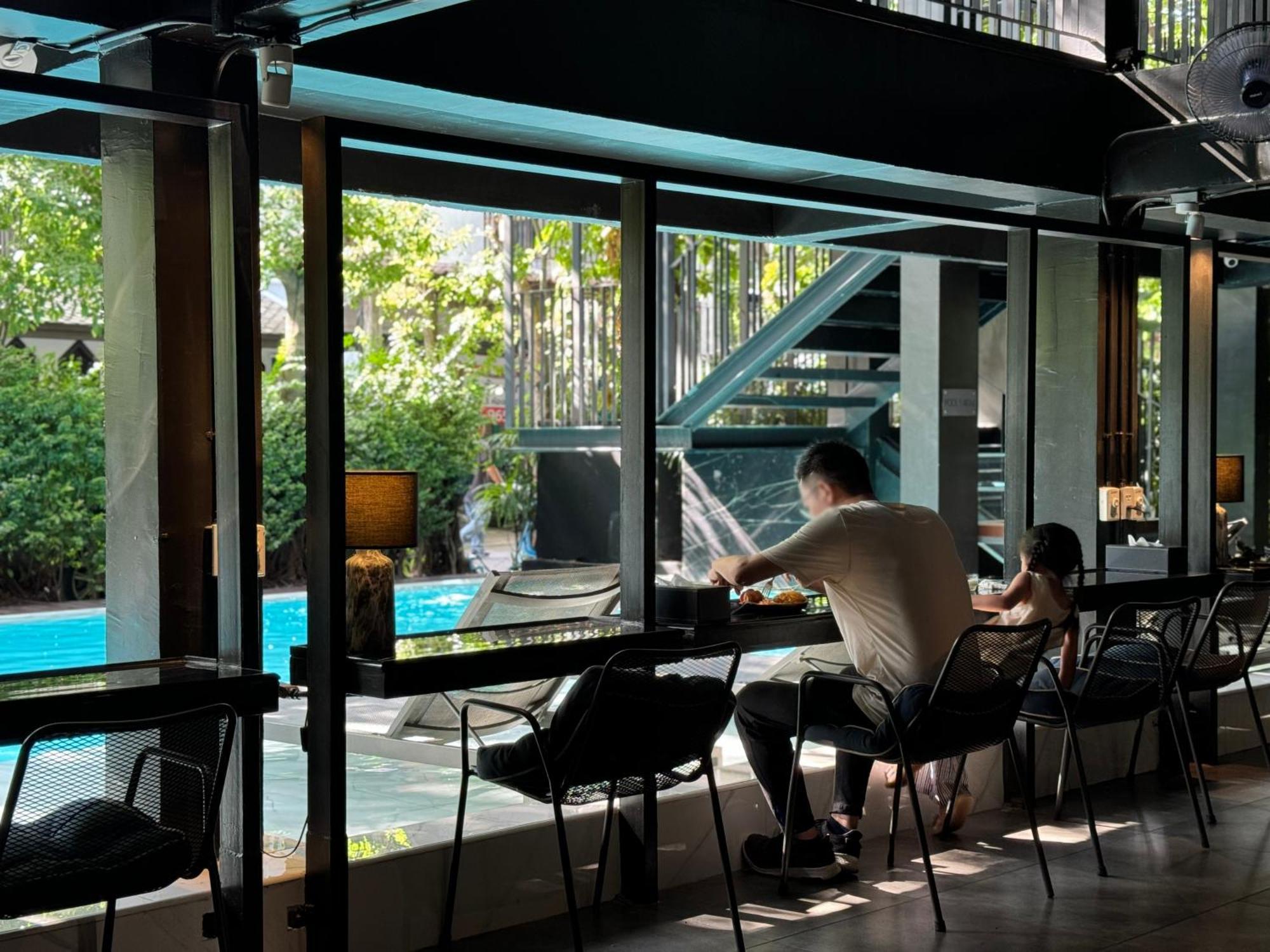 Por Santitham Hotel Chiang Mai Bagian luar foto